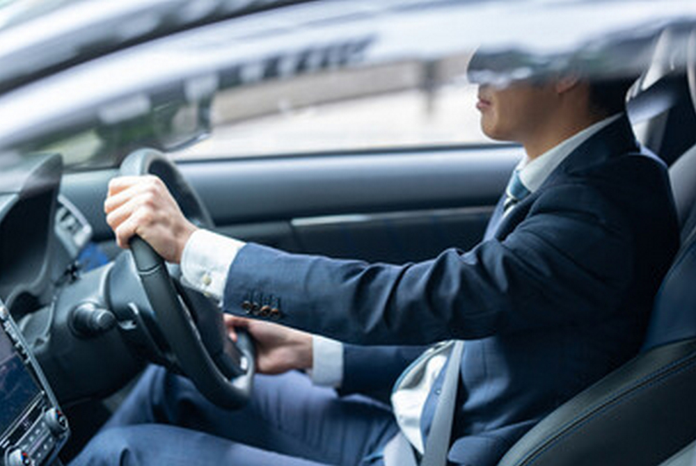 専属運転手とは？