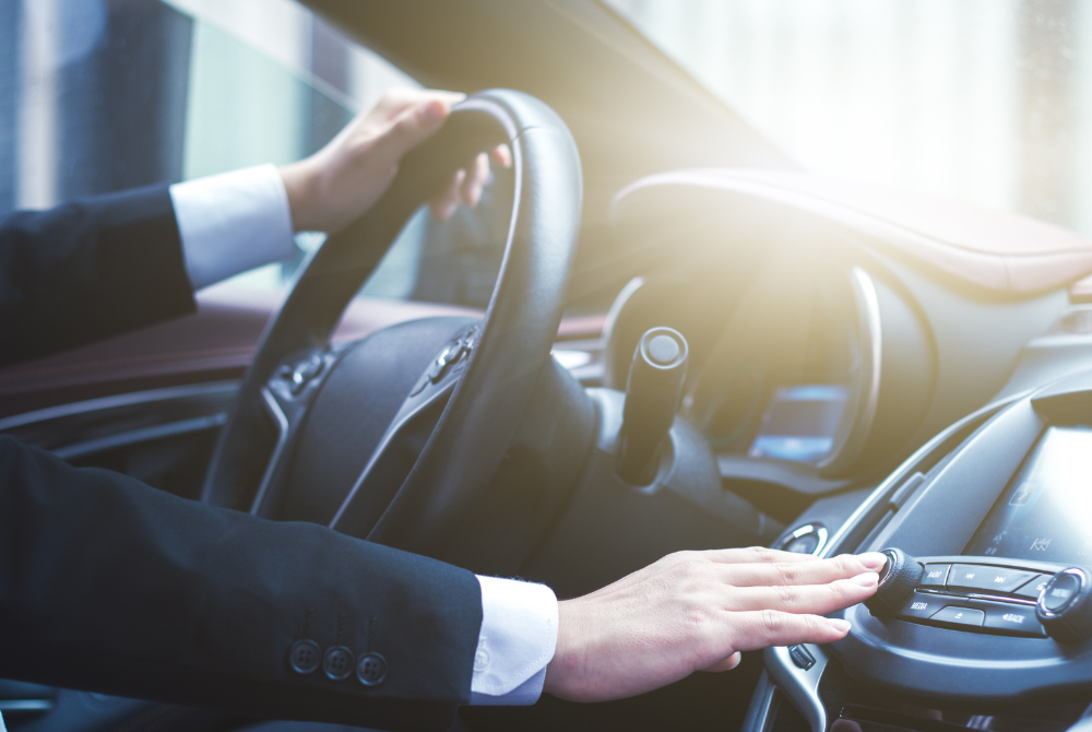 役員送迎ドライバーとは？業務内容や委託するメリット、業者の選び方も解説